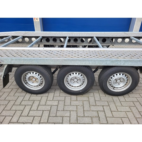 Autotransporter 3500 kg 3-asser 2018*