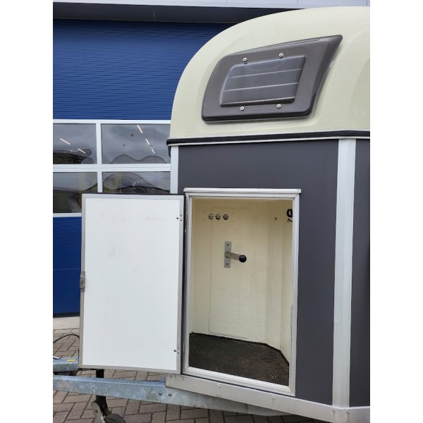 Blomert 1.5 paardentrailer **