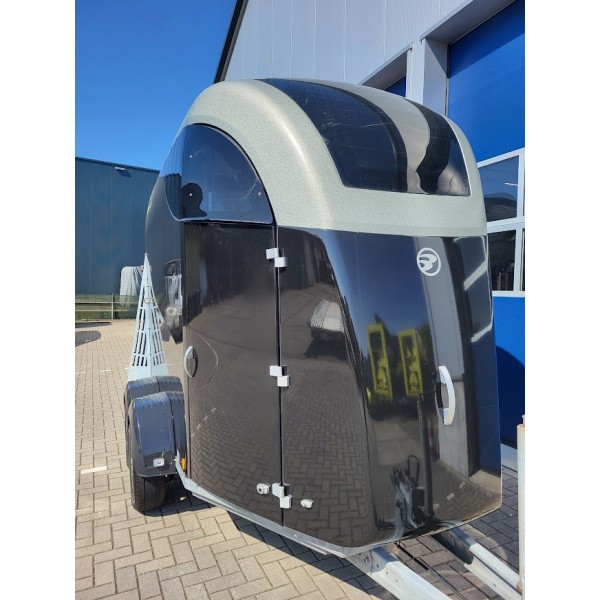 Bucker Careline Paardentrailer **