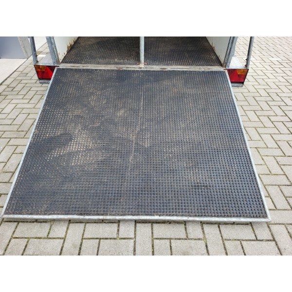 Harde Henra 2 paardentrailer **